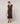 Eng anliegendes langes Kleid